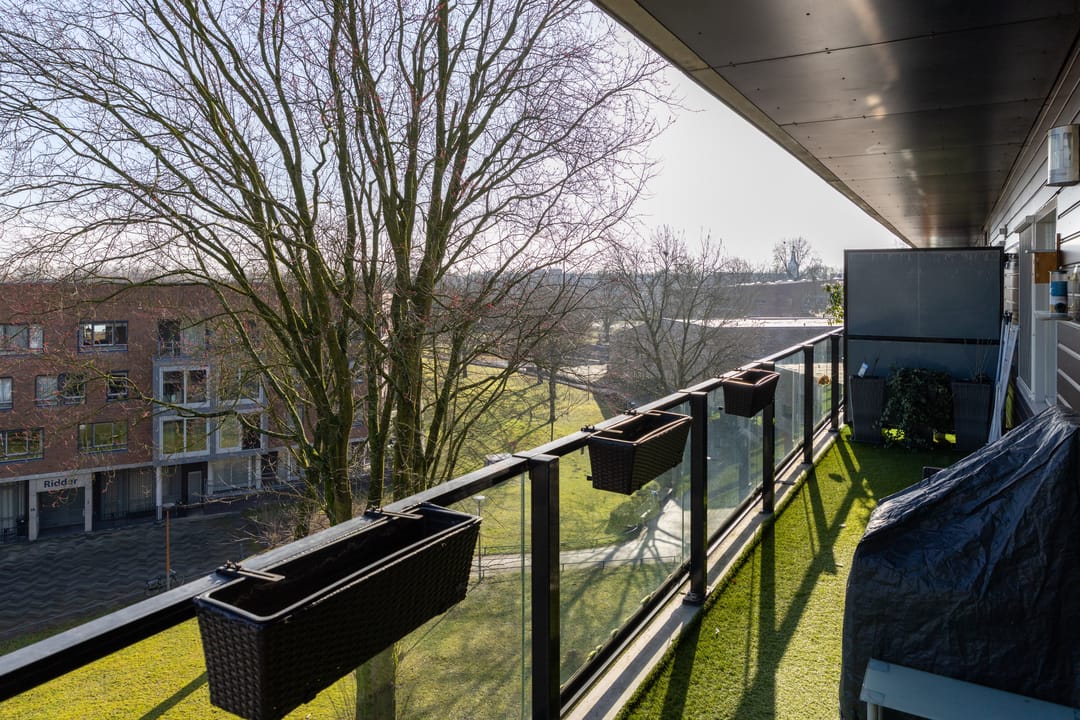 Photo 11 of Banier 69