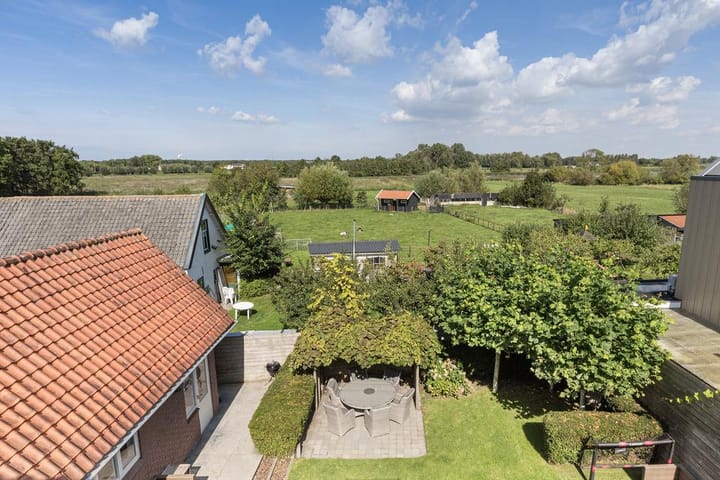 Foto 2 van Dorpsweg 8