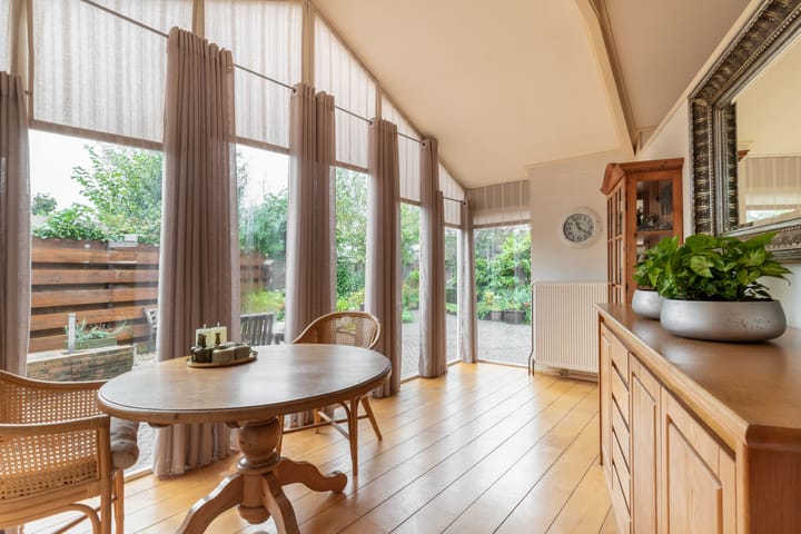 Foto 12 van Burgemeester Nieuwenhuijsenstraat 52