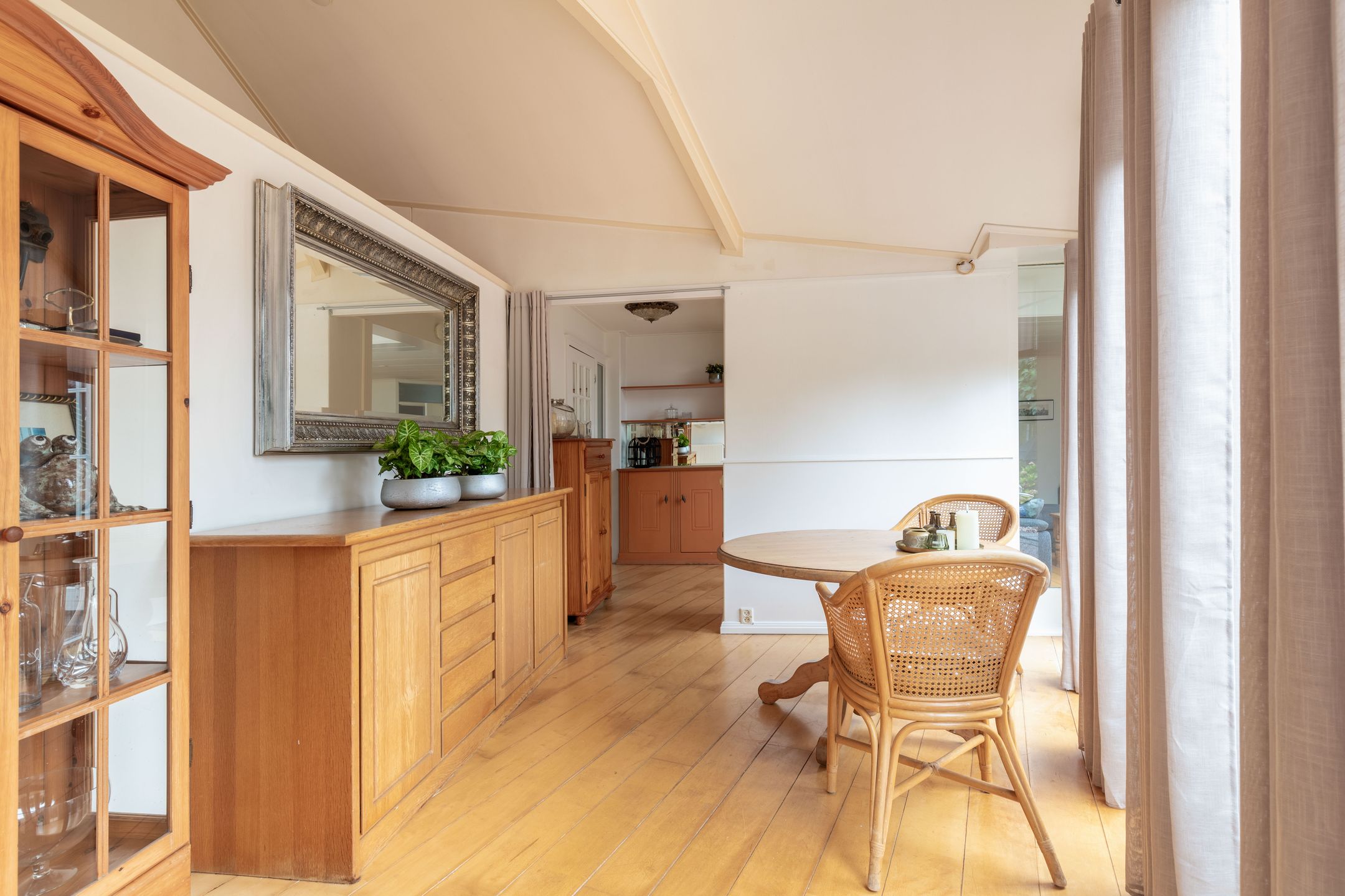 Foto 9 van Burgemeester Nieuwenhuijsenstraat 52