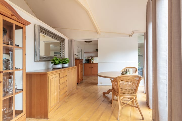 Foto 9 van Burgemeester Nieuwenhuijsenstraat 52