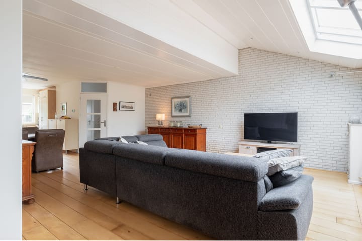 Foto 13 van Burgemeester Nieuwenhuijsenstraat 52