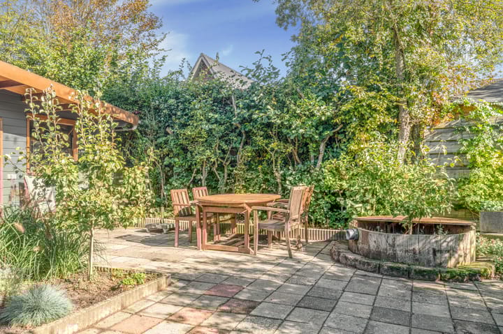 Foto 38 van Burgemeester Nieuwenhuijsenstraat 52