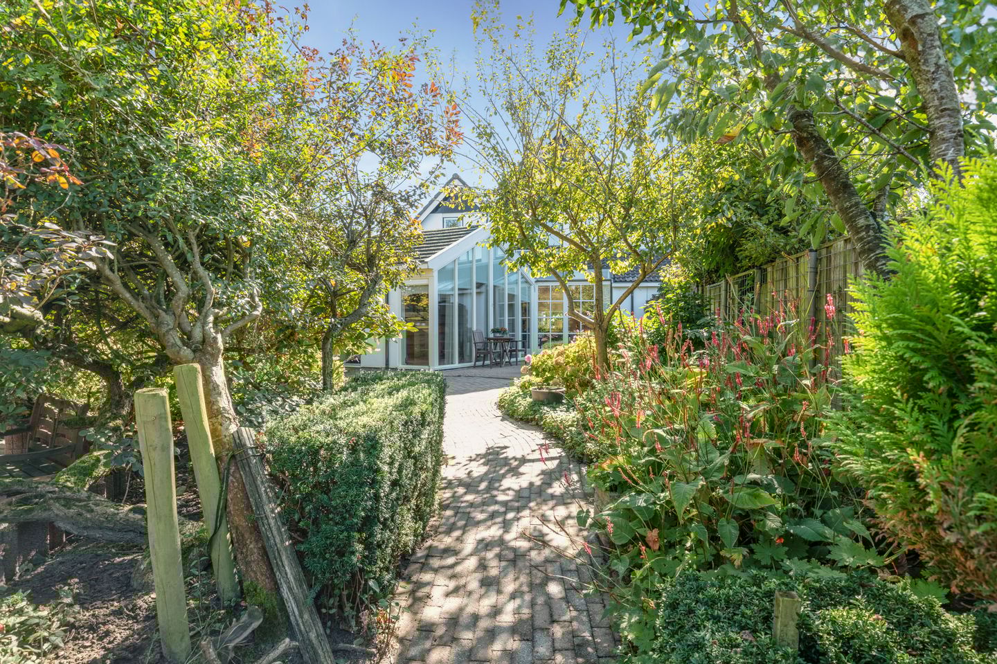 Foto 40 van Burgemeester Nieuwenhuijsenstraat 52