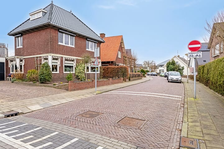 Photo 8 of Dr.Ariënsstraat 24