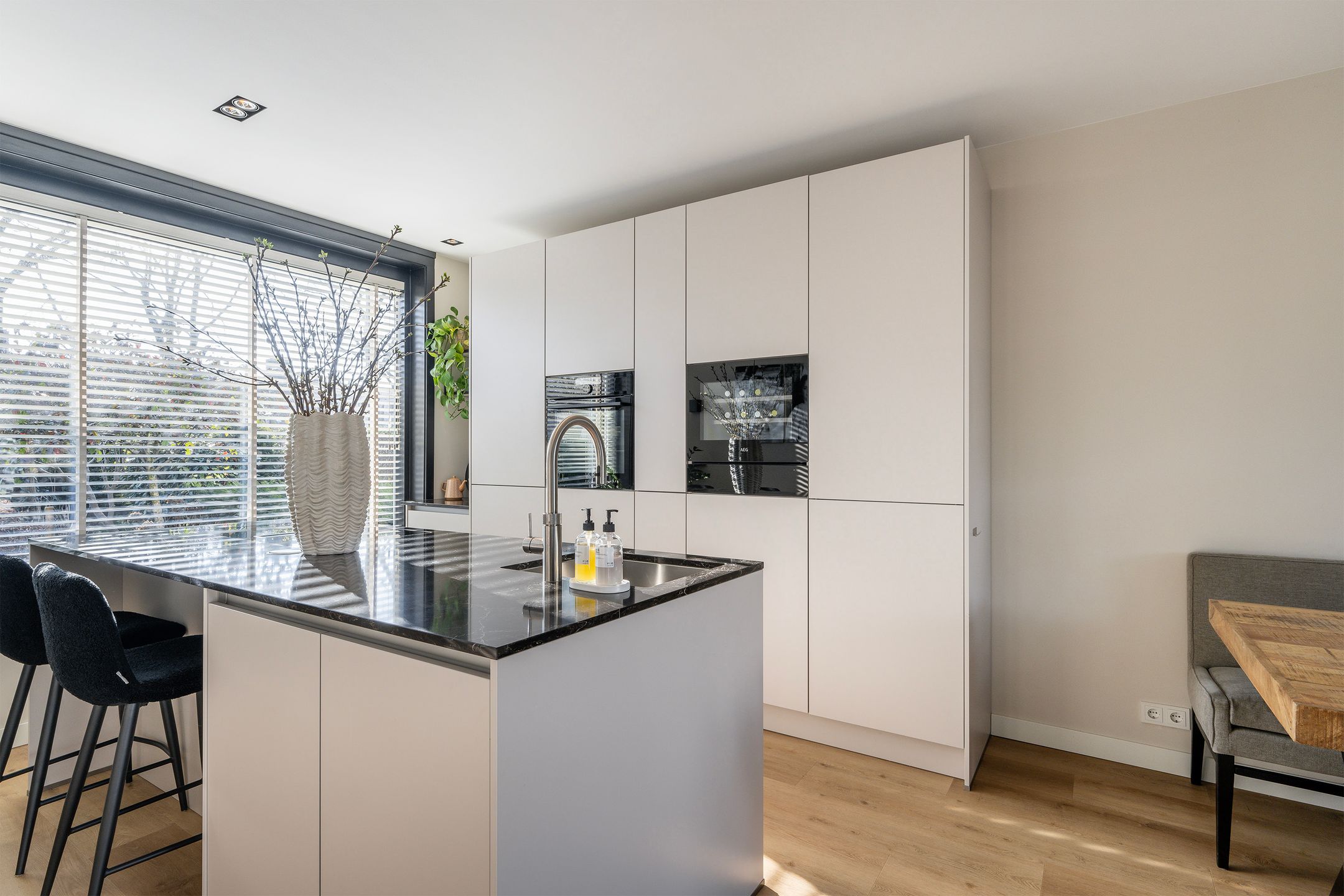 Foto 12 van Riouwlaan 52