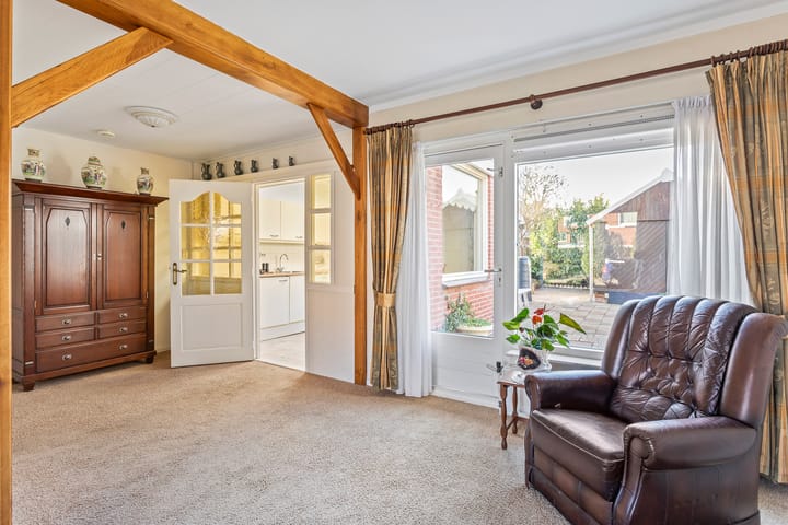 Foto 9 van Meeuwenstraat 10