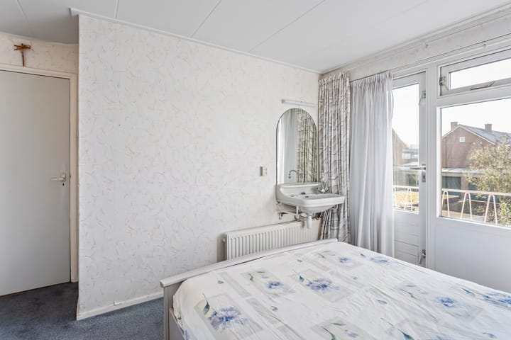 Foto 14 van Meeuwenstraat 10