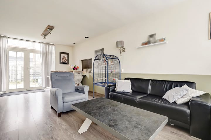 Foto 5 van Van den Broekstraat 11