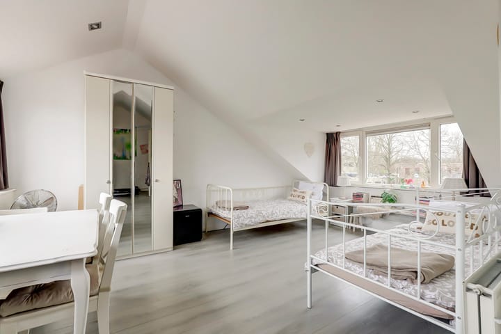 Foto 24 van Van den Broekstraat 11