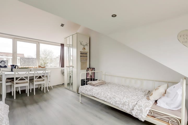 Foto 26 van Van den Broekstraat 11