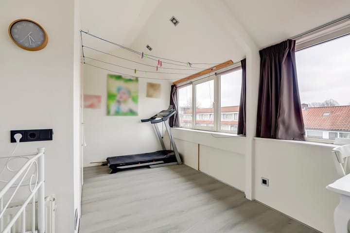 Foto 27 van Van den Broekstraat 11