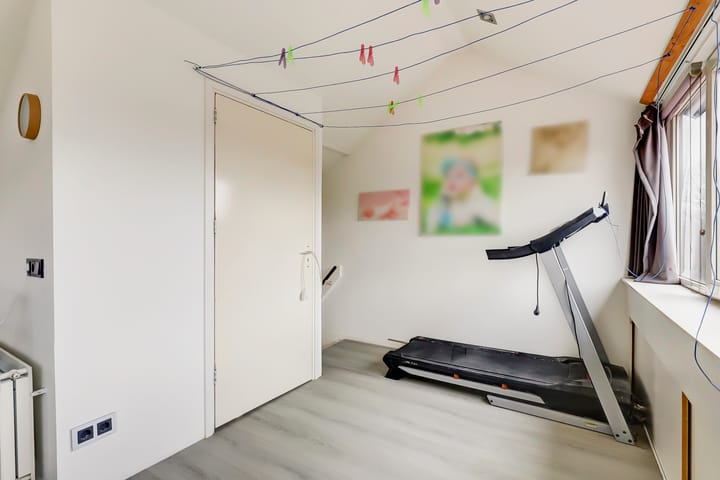 Foto 28 van Van den Broekstraat 11