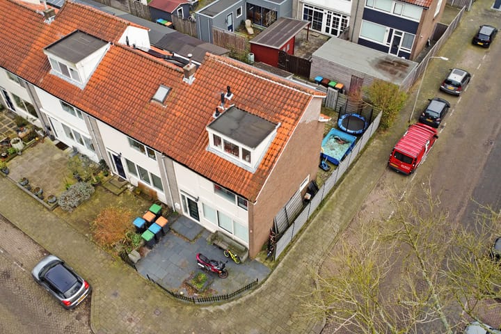 Foto 35 van Van den Broekstraat 11