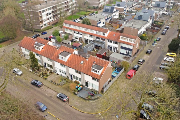 Foto 36 van Van den Broekstraat 11