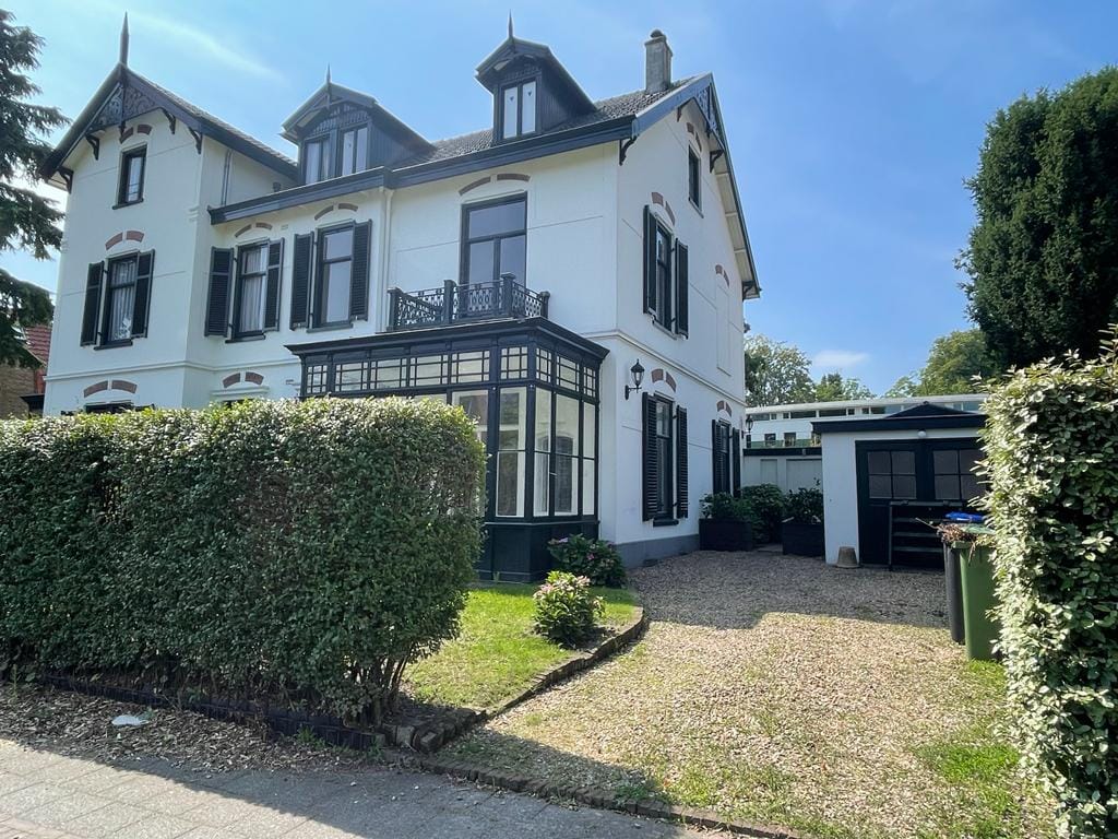 Foto 1 van Burgemeester Lambooylaan 13