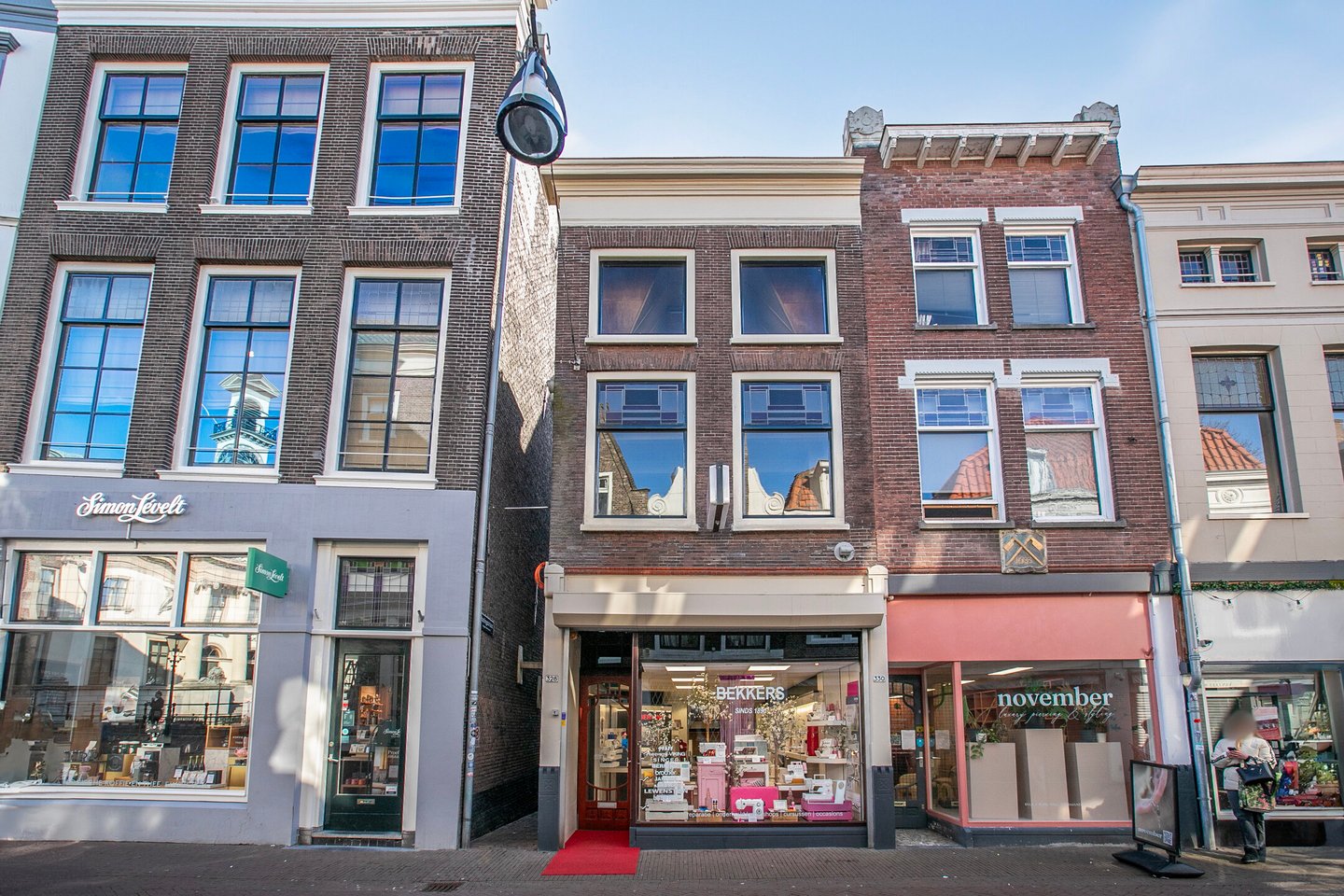 Bekijk foto 1 van Voorstraat 328