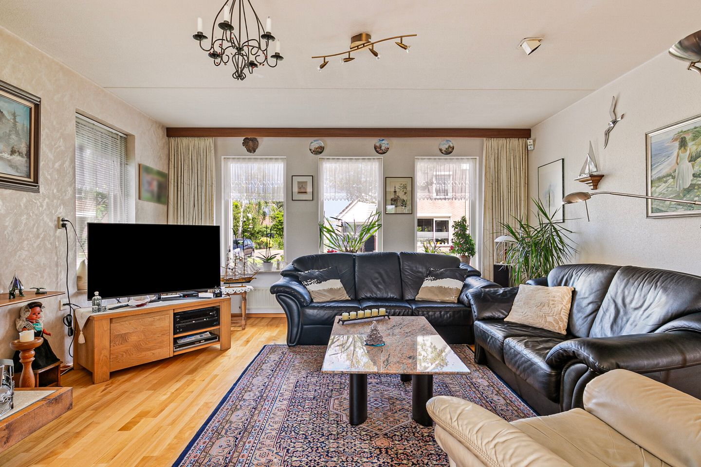 Photo 10 of Van Bourgondiëlaan 23