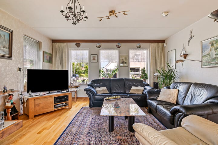 Photo 10 of Van Bourgondiëlaan 23