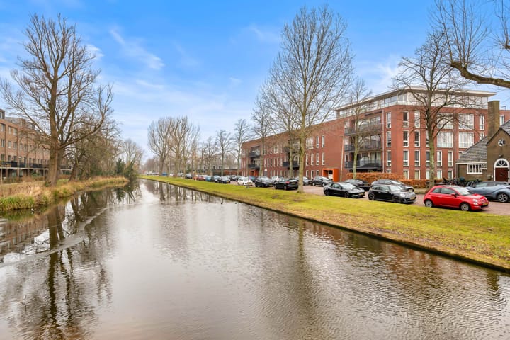 Photo 7 of Diepenbrockstraat 86