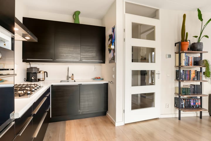 Photo 19 of Diepenbrockstraat 86