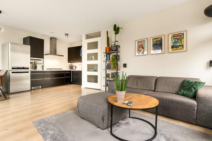 Photo 23 of Diepenbrockstraat 86