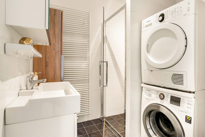 Photo 29 of Diepenbrockstraat 86