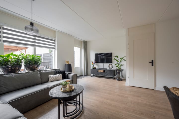 Photo 10 of Jan Landmanstraat 27