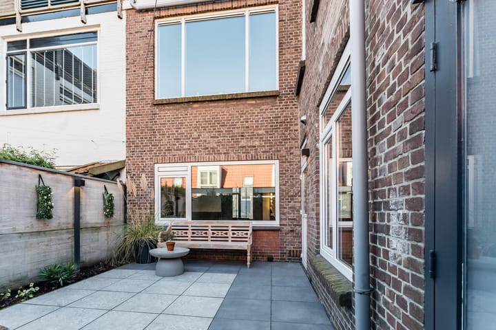 Foto 32 van Mr. de Fremerystraat 48-A