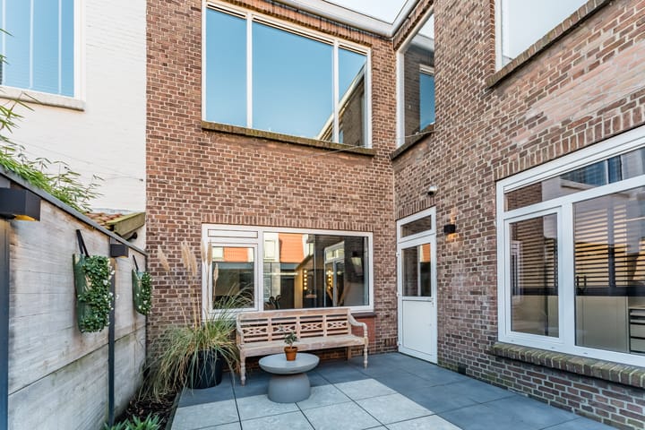 Foto 33 van Mr. de Fremerystraat 48-A