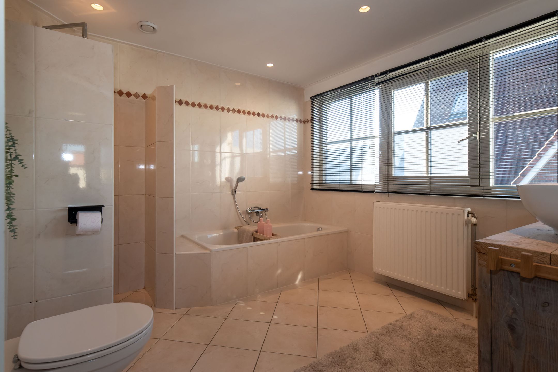 Foto 36 van Kryptonstraat 16