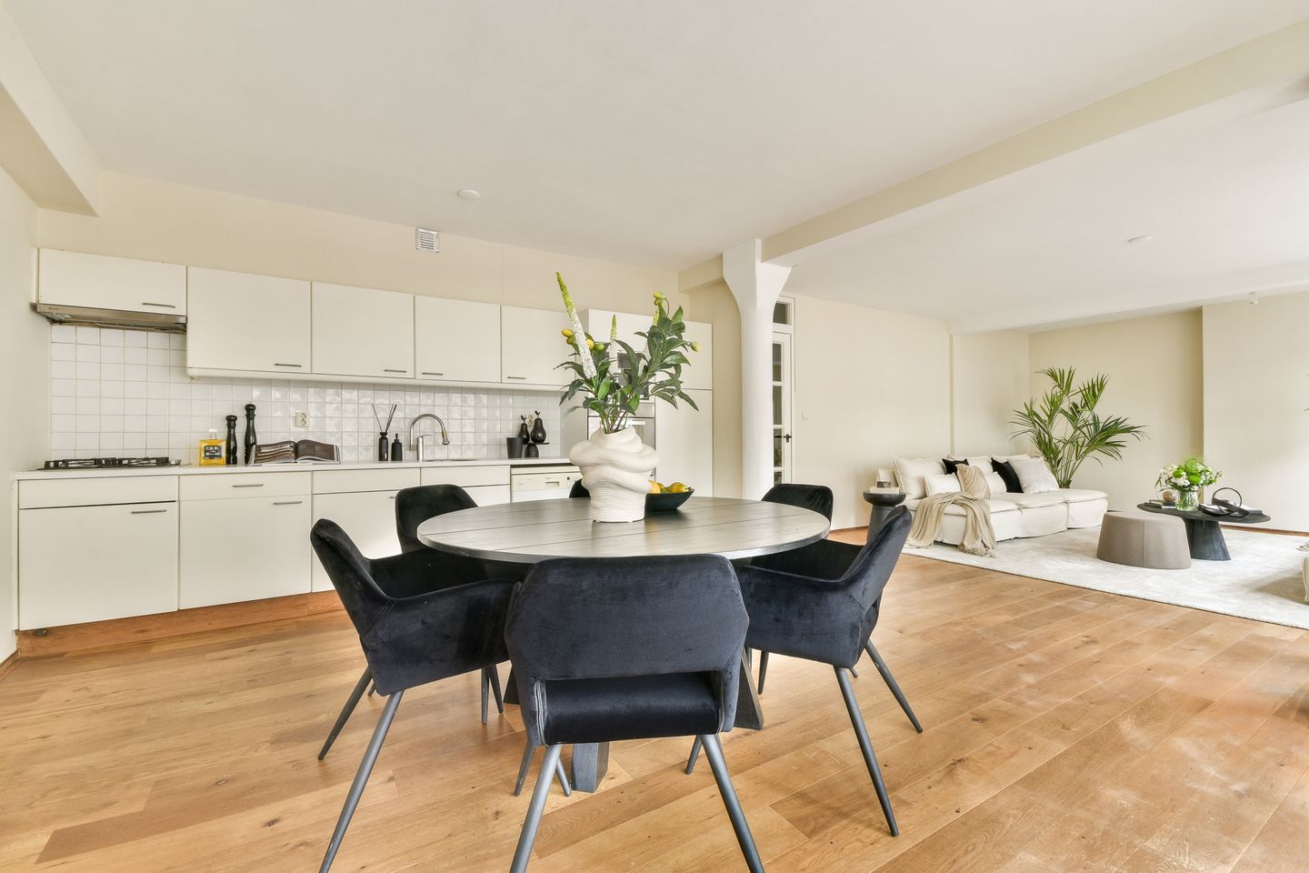 Photo 10 of Spuistraat 84-C