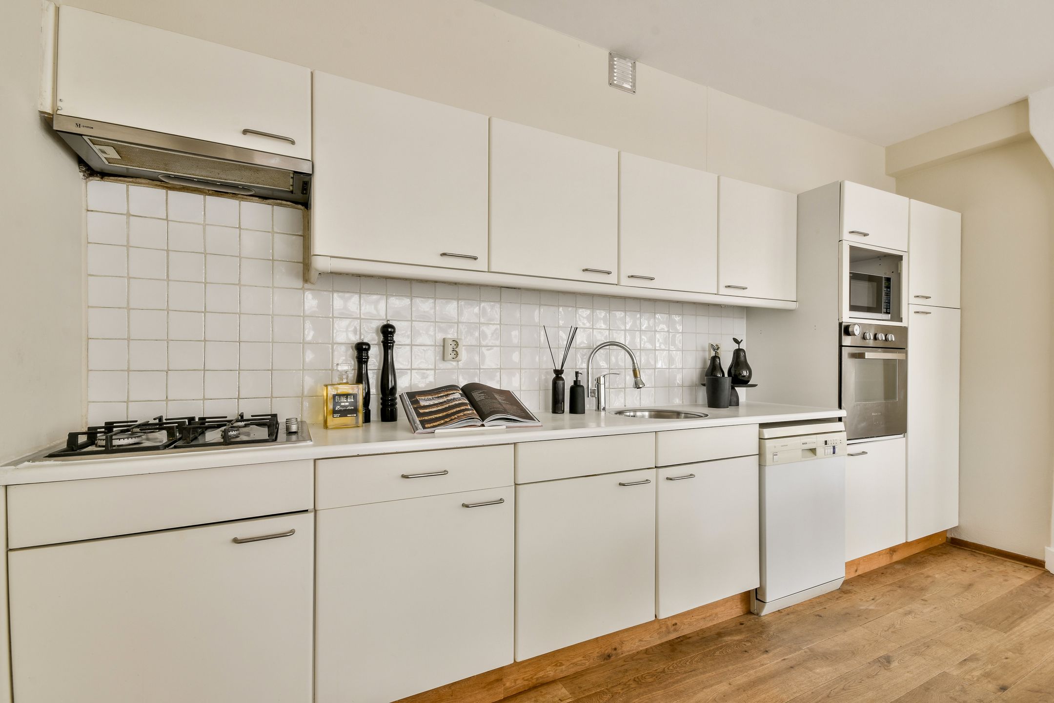 Photo 12 of Spuistraat 84-C