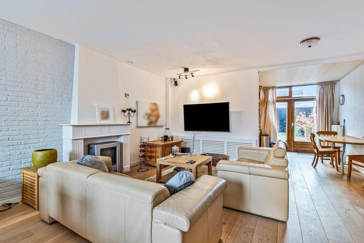 Foto 5 van Burg. Van Laarstraat 15