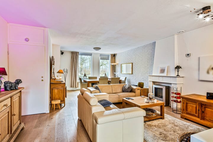 Foto 6 van Burg. Van Laarstraat 15