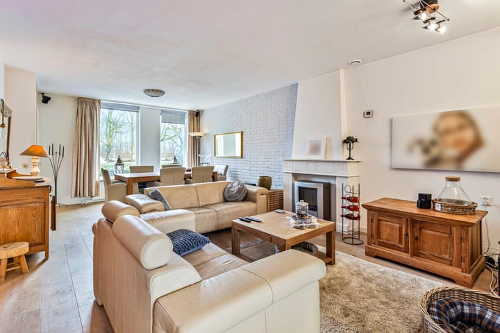 Foto 7 van Burg. Van Laarstraat 15