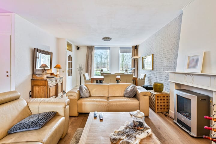 Foto 8 van Burg. Van Laarstraat 15