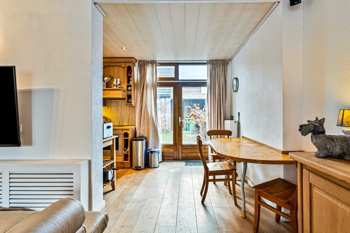 Foto 9 van Burg. Van Laarstraat 15