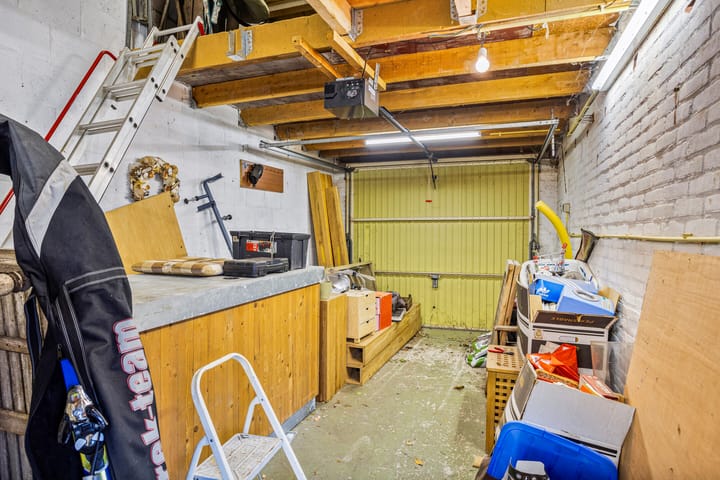 Foto 25 van Burg. Van Laarstraat 15