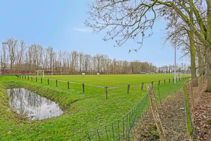 Foto 28 van Burg. Van Laarstraat 15