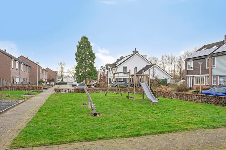 Foto 29 van Burg. Van Laarstraat 15