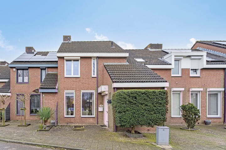 Foto 30 van Burg. Van Laarstraat 15