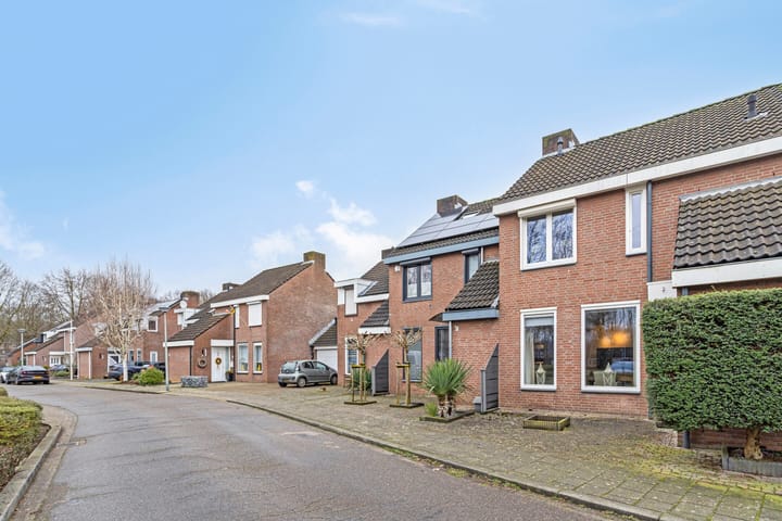 Foto 31 van Burg. Van Laarstraat 15