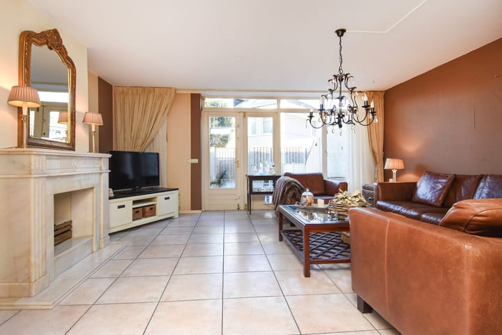 Foto 9 van Constance Gelderblomlaan 62