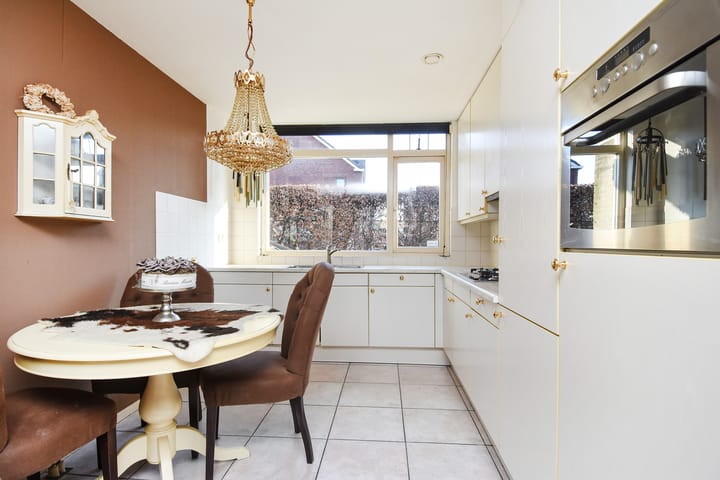 Foto 12 van Constance Gelderblomlaan 62