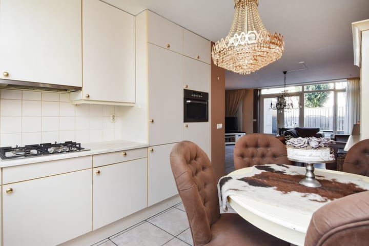 Foto 14 van Constance Gelderblomlaan 62