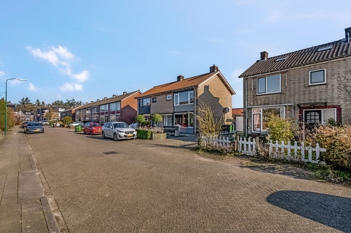 Photo 26 of Koningin-Emmalaan 8