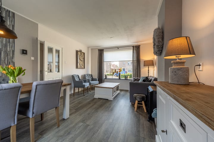 Photo 6 of Burg G de Katerstraat 44