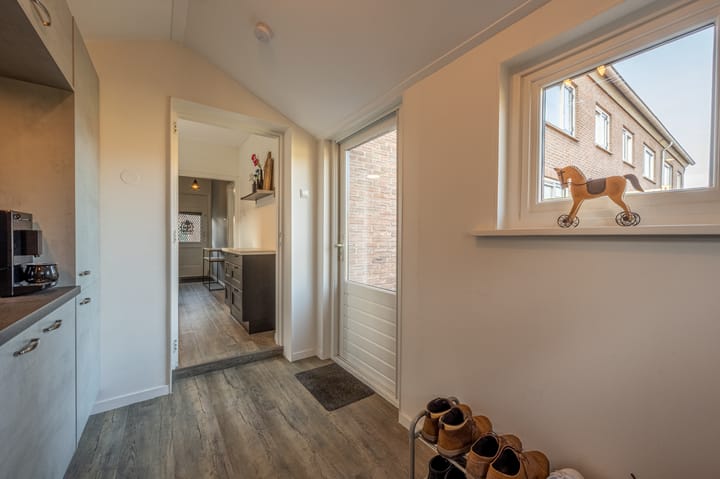 Photo 13 of Burg G de Katerstraat 44