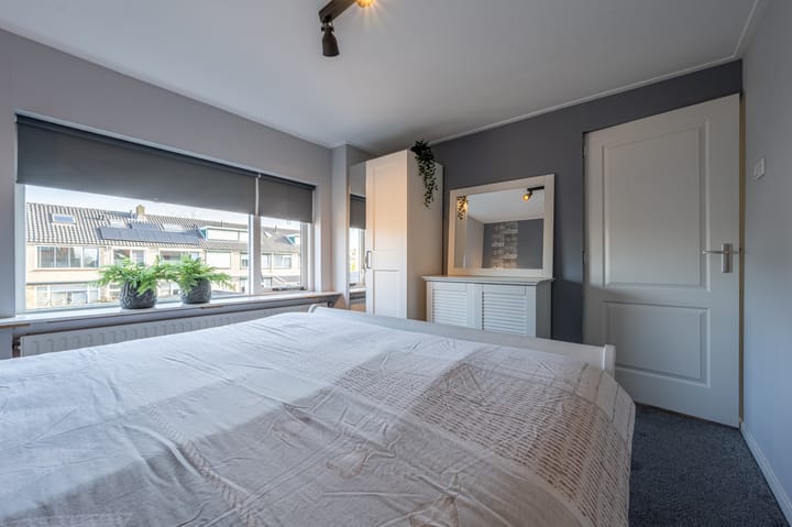 Photo 16 of Burg G de Katerstraat 44